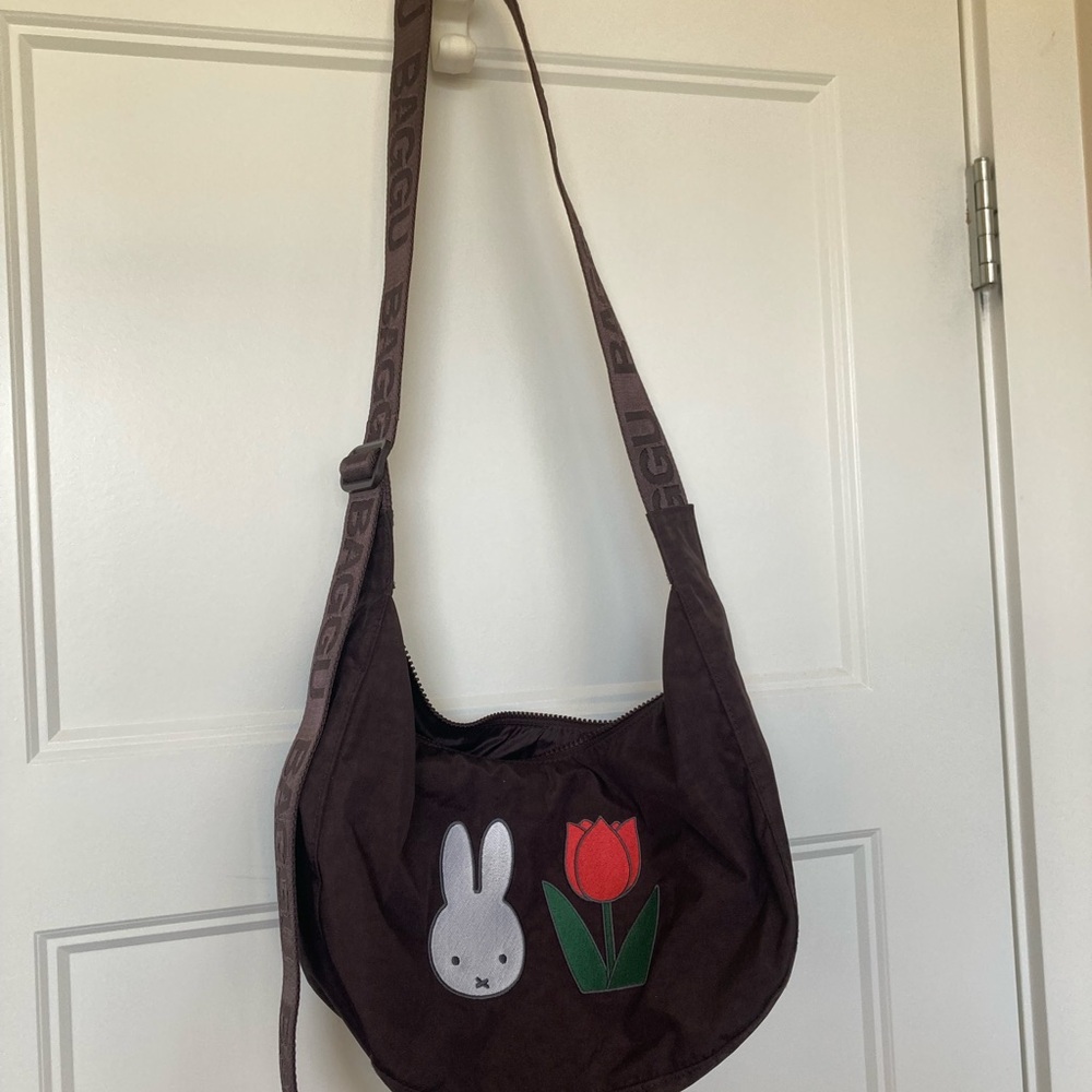 BAGGU x Miffy Medium Crescent Bag